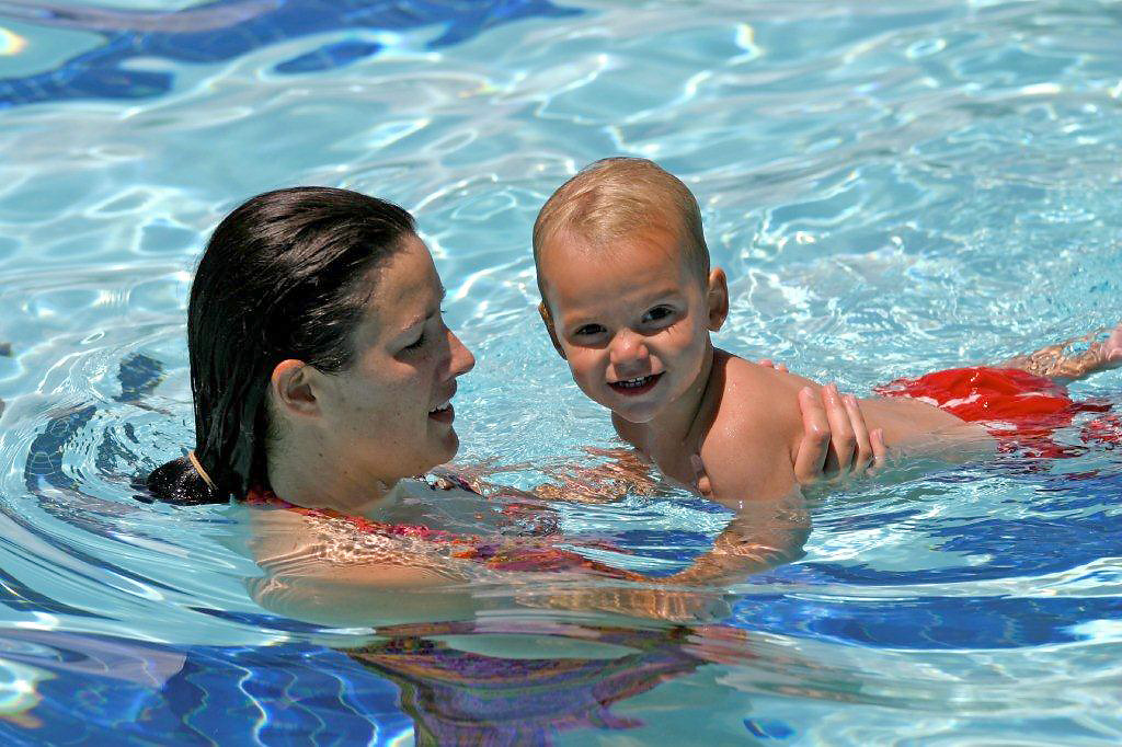 Atlas Pools & Spas Above Ground Pools